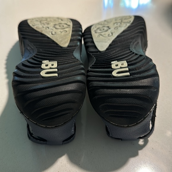 Jambu Sandals.  Size 10. Blue. - Picture 3 of 4